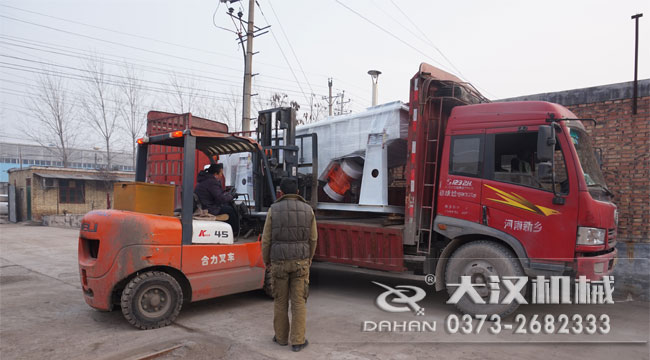 寶珠砂直線振動(dòng)篩分機(jī) 寶珠砂直線振動(dòng)篩分機(jī)